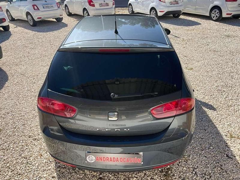 Usado Seat Leon Sport 160 CV (117 kW) 2009 Gris Utilitario