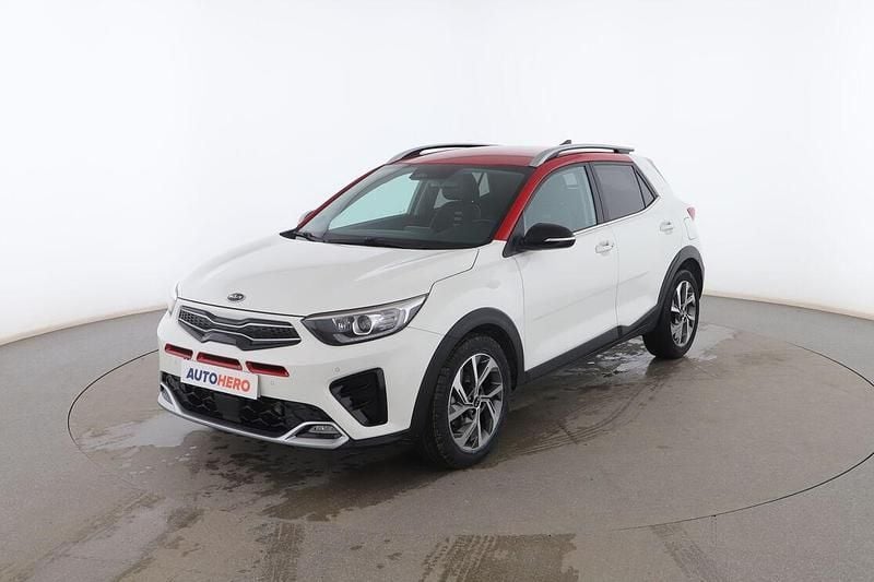 Usado Kia Stonic GT-Line 120 CV (88 kW) 2021 Blanco SUV