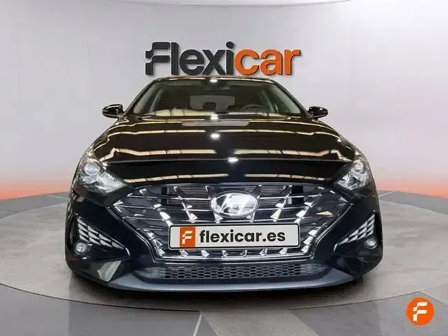 Usado Hyundai i30 120 CV (88 kW) 2022 Negro