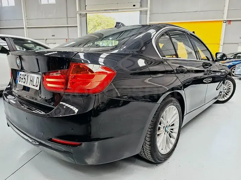 Usado BMW 320 Luxury Line 184 CV (135 kW) 2012 Negro Berlina