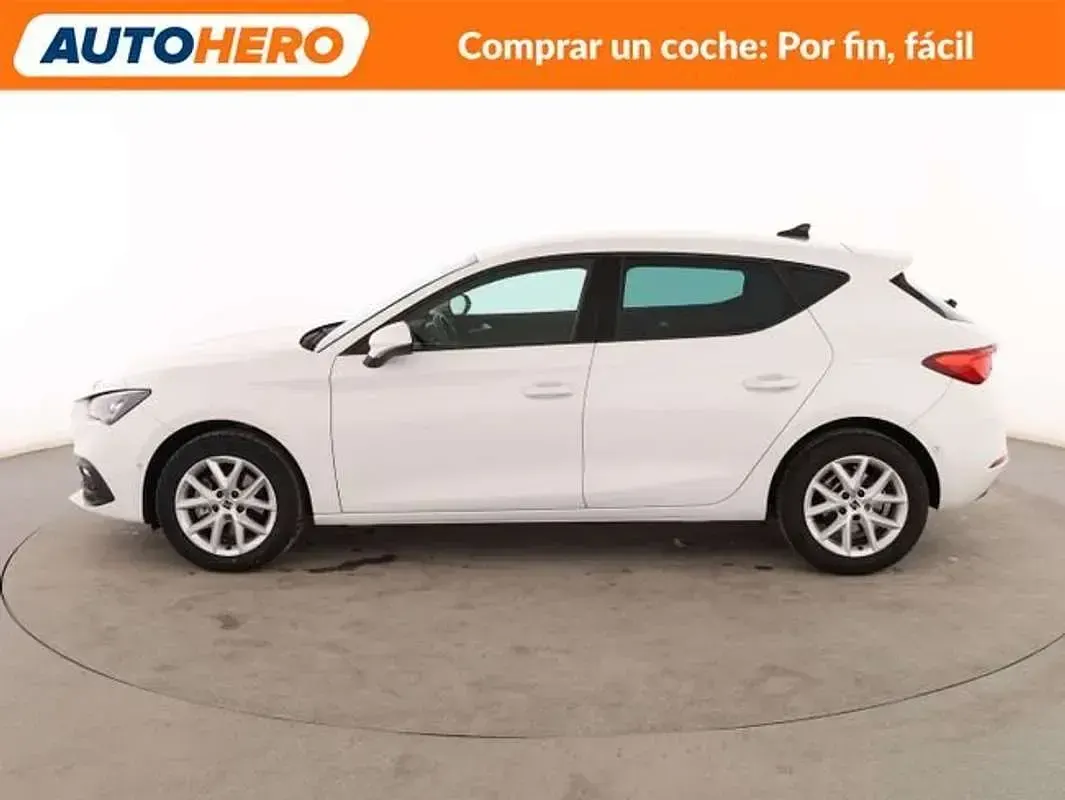 Usado Seat Leon Style 110 CV (80 kW) 2022 Blanco Berlina