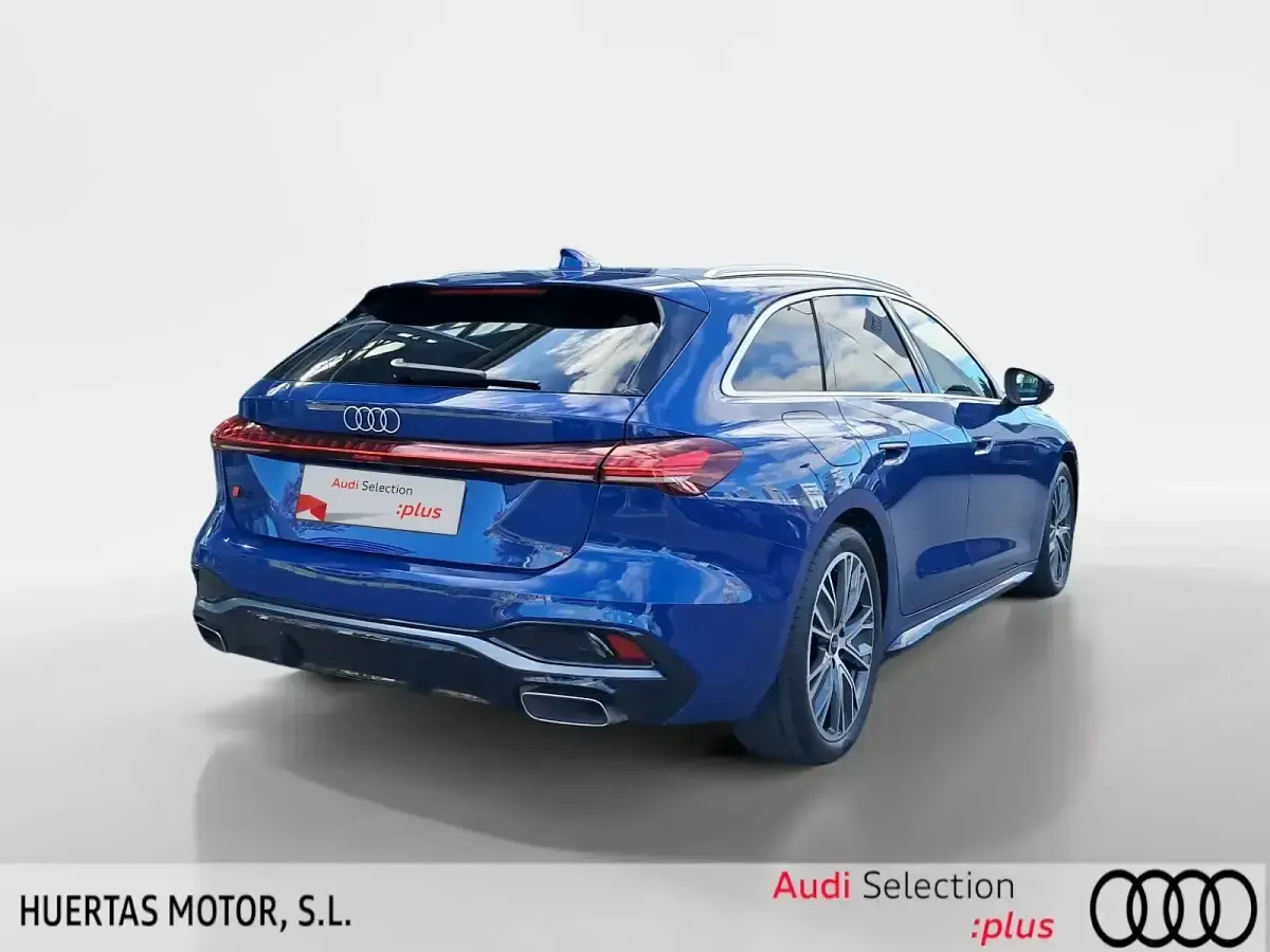 Usado Audi A5 S-Line 204 CV (150 kW) 2025 Azul Familiar