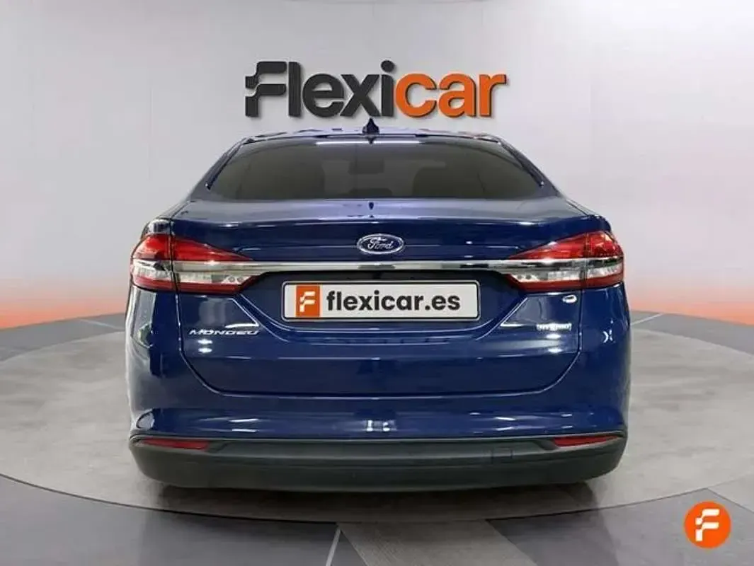 Usado Ford Mondeo Trend 188 CV (138 kW) 2021 Azul Berlina