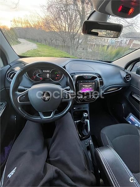 Usado Renault Captur LIMITED 120 HP (88 kW) 2017 Bege SUV