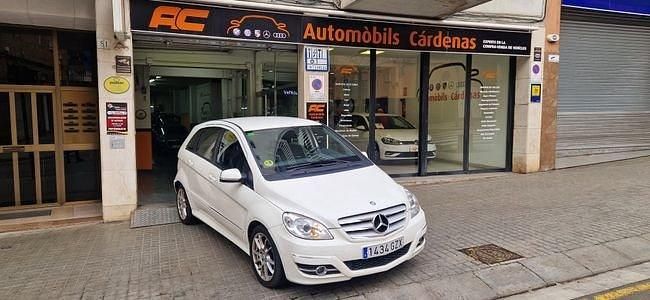 Usado Mercedes B180 Sport Edition 109 CV (80 kW) 2011 Blanco Utilitario
