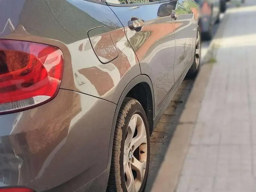 Usado BMW X1 150 CV (110 kW) 2010 Gris SUV