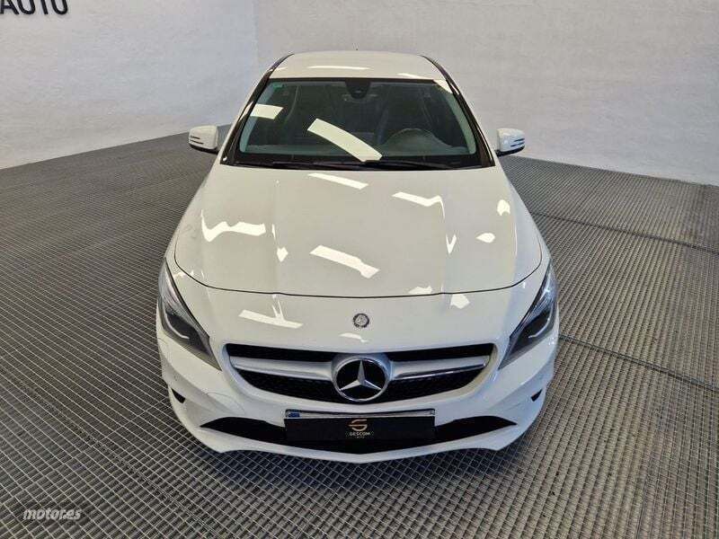 Usado Mercedes CLA220 174 CV (127 kW) 2015 Blanco Berlina
