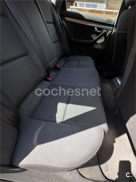Gris / plata Usado 2002 Audi A4 Familiar | 4300 € (Un poco caro) - Imagen 1/4