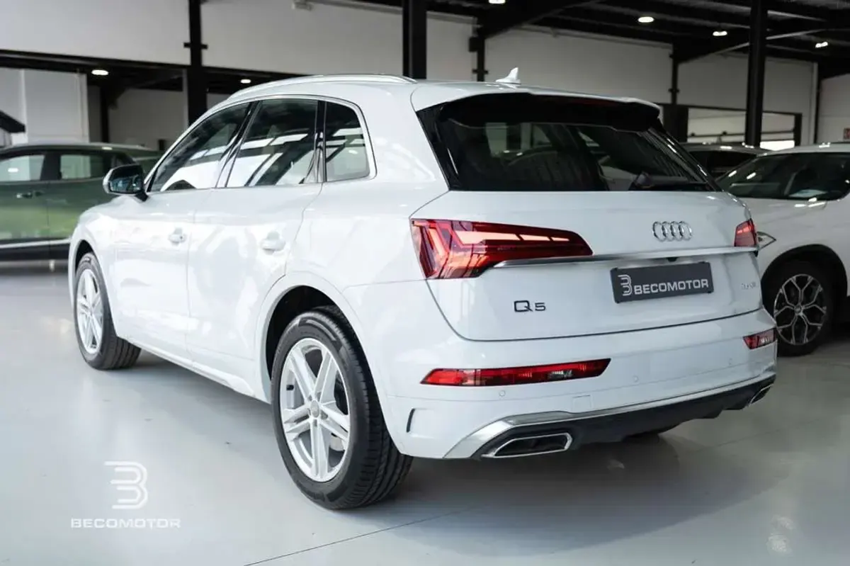Używany Audi Q5 S-Line 162 KM (119 kW) 2023 Biały SUV