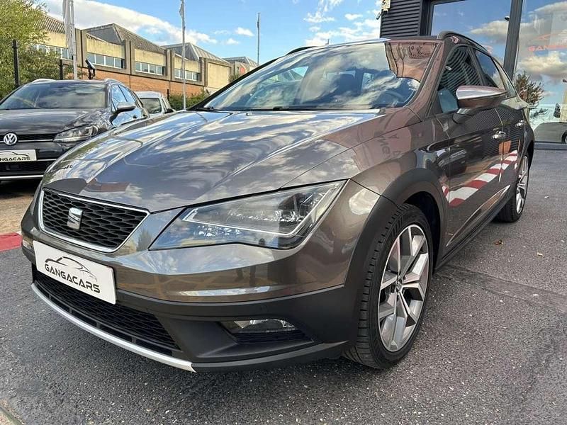 Usado Seat Leon 4Drive 150 CV (110 kW) 2016 Gris SUV