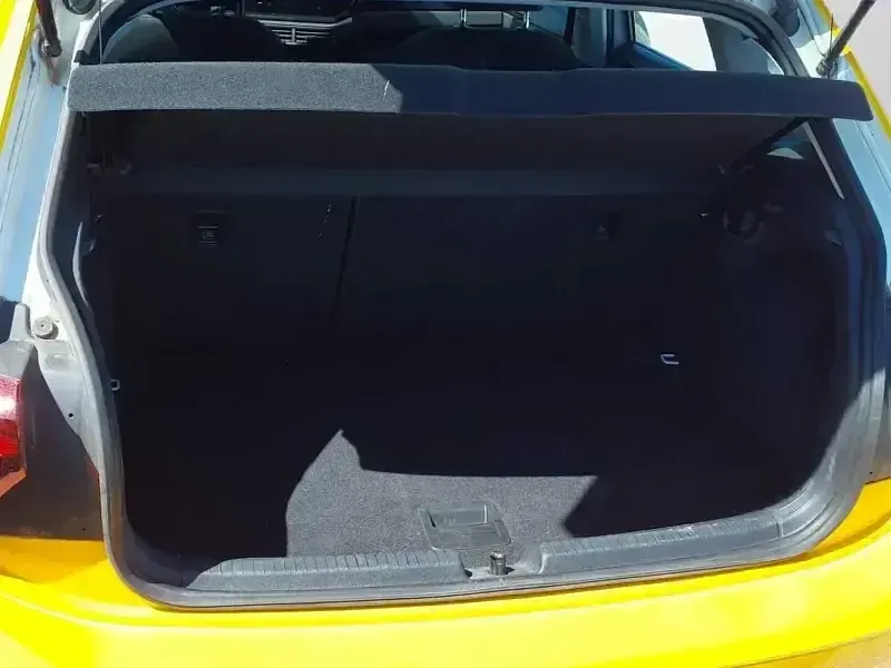 Usado VW Polo Life 95 CV (69 kW) 2022 Amarillo Utilitario