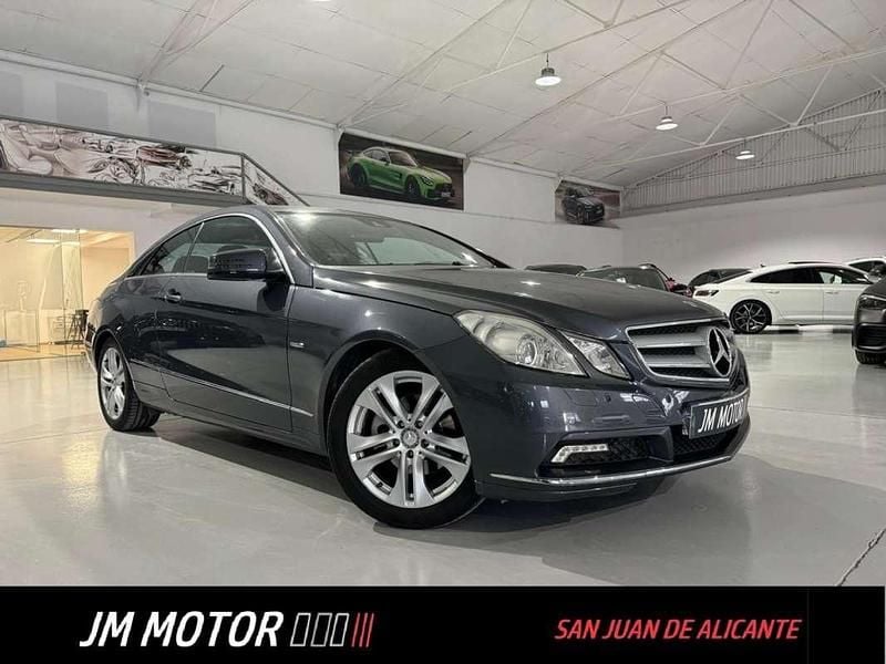 Gris / plata Usado 2010 Mercedes E250 Elegance Coupe | 12.900 € (Precio justo) - Imagen 1/4
