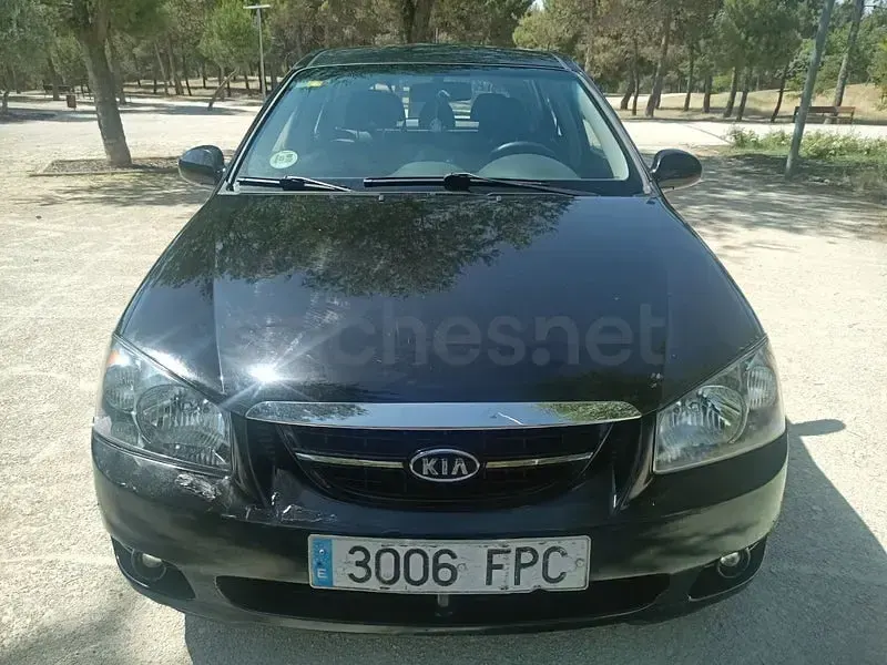 Usado Kia Cerato LX 115 CV (84 kW) 2007 Negro Berlina
