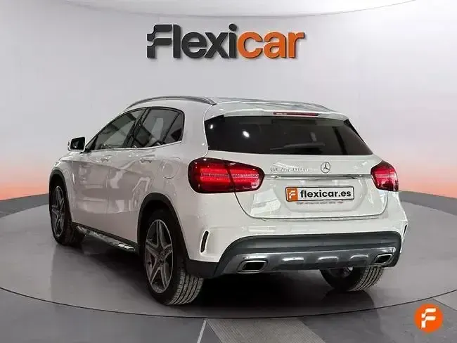 Usado Mercedes GLA200 136 CV (100 kW) 2019 Blanco SUV