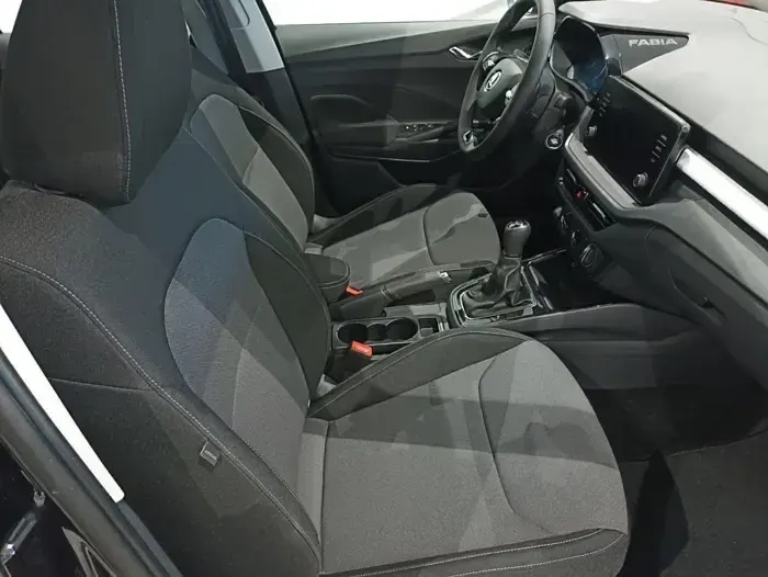 Usado Skoda Fabia Selection 80 CV (58 kW) 2024 Blanco Utilitario