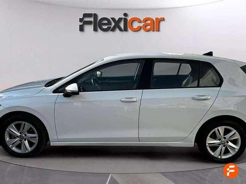 Usado VW Golf VIII 110 CV (80 kW) 2021 Blanco Familiar