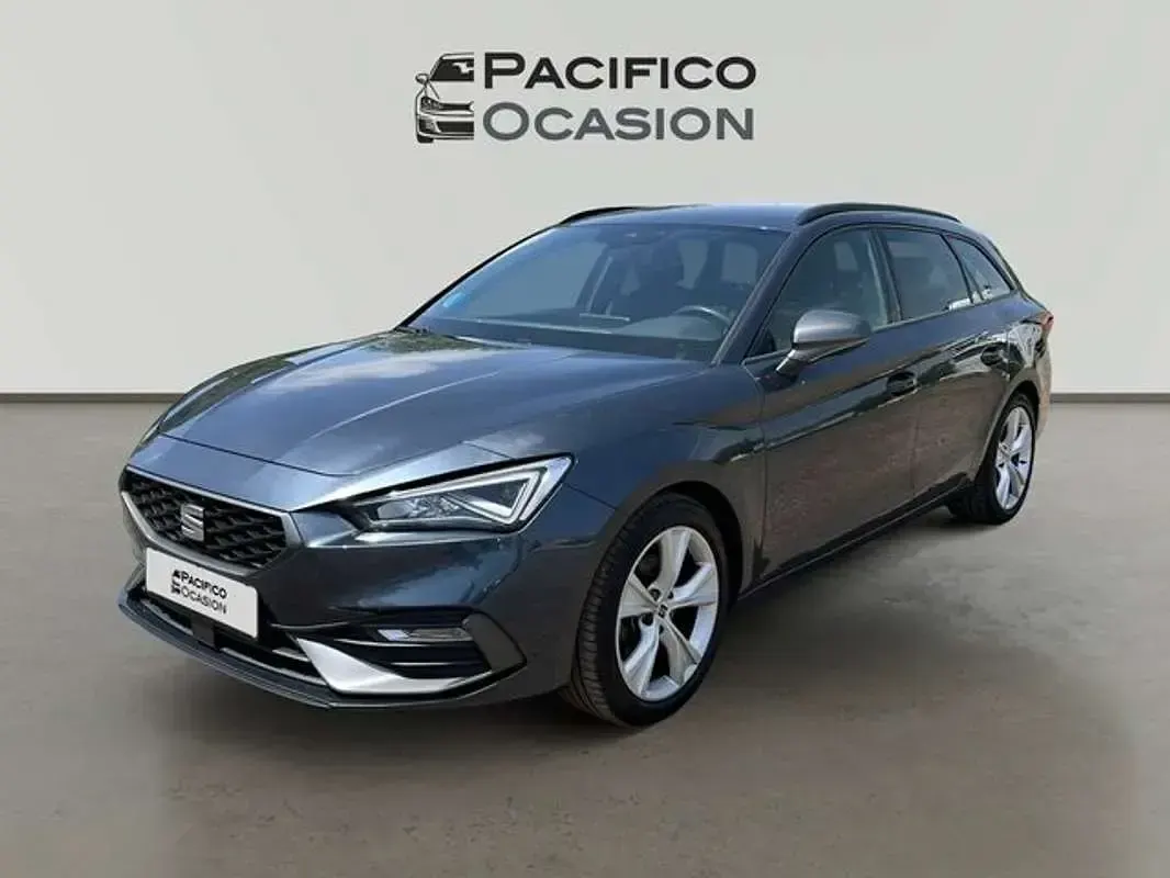Usado Seat Leon ST FR 110 CV (80 kW) 2023 Gris Familiar