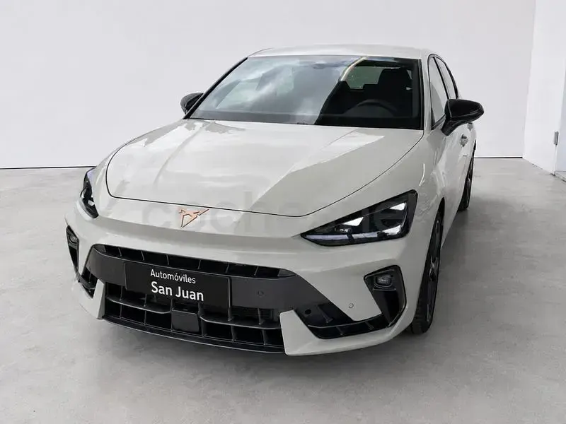 Usado Cupra Leon 204 CV (150 kW) 2025 Gris / plata Berlina