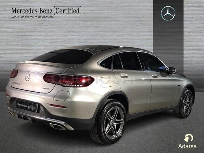 Usado Mercedes GLC300e AMG line 306 CV (225 kW) 2021 Plata mojave Coupe
