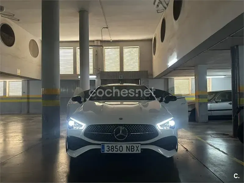 Usado Mercedes CLA200 163 CV (119 kW) 2025 Blanco Berlina