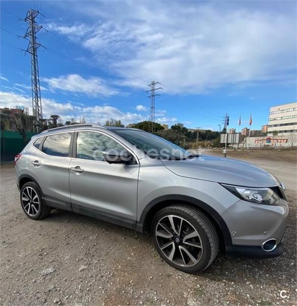 Gris / plata Usado 2016 Nissan Qashqai Tekna SUV | 14.500 € (Un poco caro) - Imagen 1/4