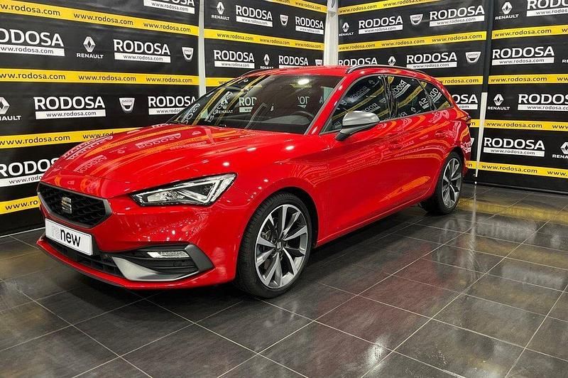 Usado Seat Leon FR 150 CV (110 kW) 2020 Rojo Familiar