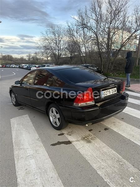 Usado Volvo S60 Momentum 163 CV (119 kW) 2005 Negro Berlina