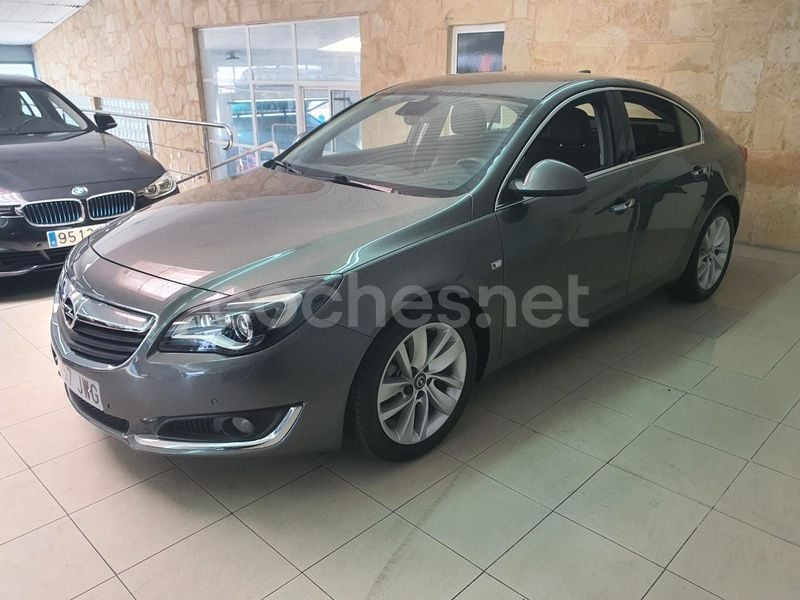 Usado Opel Insignia Eco 136 CV (100 kW) 2017 Gris / plata Berlina