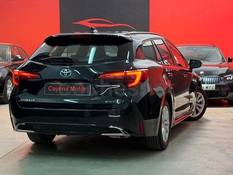 Usado Toyota Corolla Active 140 CV (102 kW) 2024 Negro Familiar