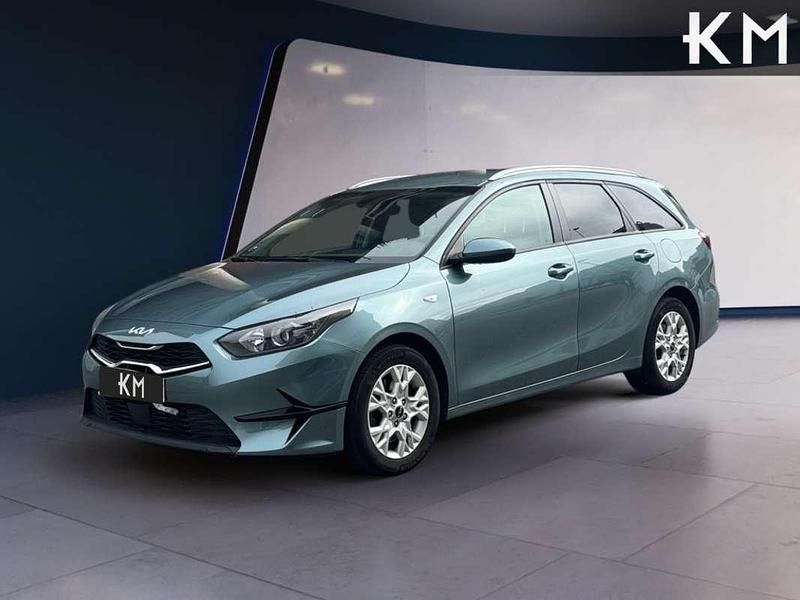 Azul Usado 2023 Kia Ceed Familiar | 15.500 € (Super precio) - Imagen 1/4