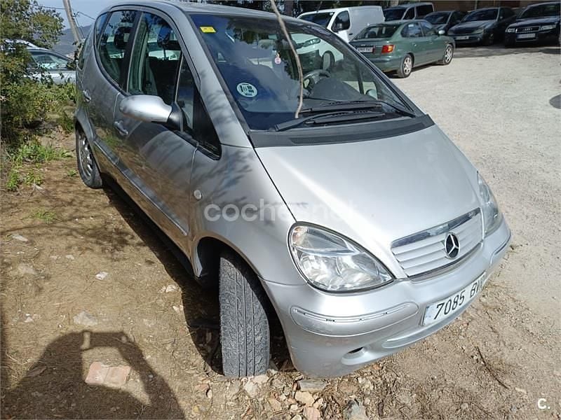 Usado Mercedes A160 Elegance 102 CV (75 kW) 2002 Gris / plata Monovolumen