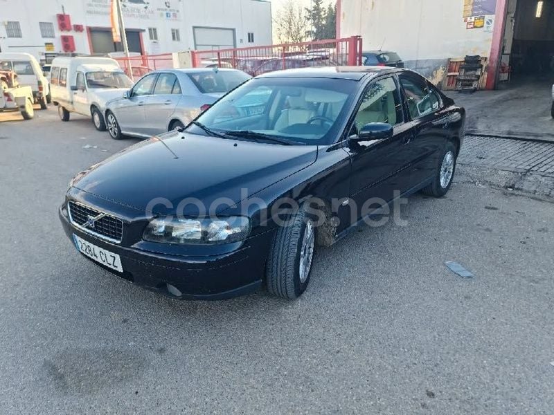 Negro Usado 2004 Volvo S60 Summum Berlina | 3700 € (Buen precio) - Imagen 1/4