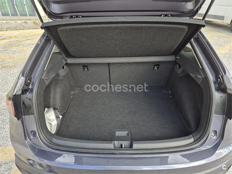 Usado VW Taigo 110 CV (80 kW) 2024 Gris / plata SUV