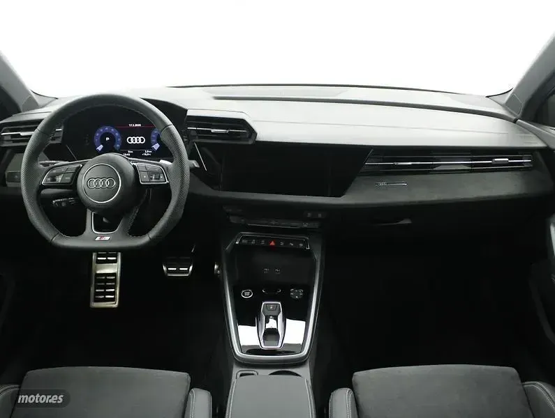 Usado Audi A3 Black Edition 150 CV (110 kW) 2026 Azul Berlina