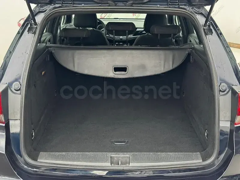 Usado Opel Astra Dynamic 125 CV (91 kW) 2018 Azul Familiar