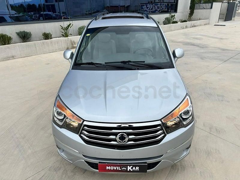Usado Ssangyong (KGM) Rodius Limited 155 CV (114 kW) 2014 Gris / plata Monovolumen