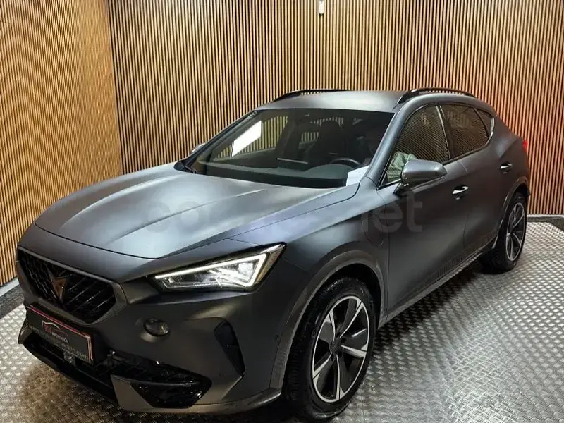 Usado Cupra Formentor 204 CV (150 kW) 2023 Gris / plata SUV