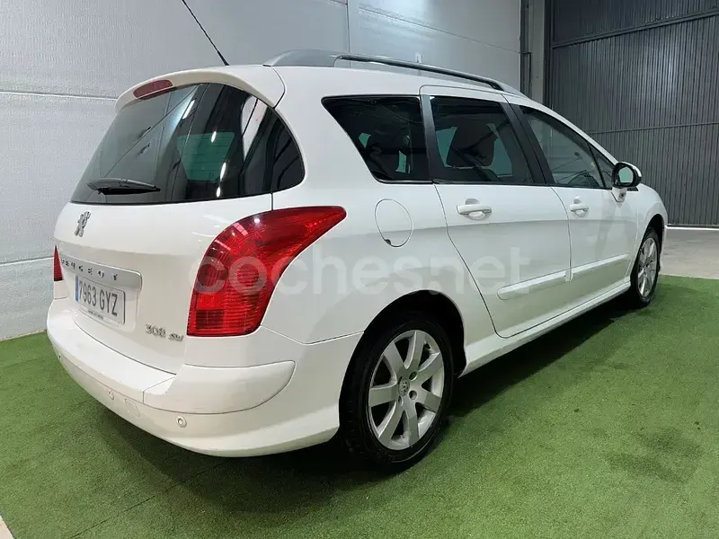 Usado Peugeot 308 SW 110 CV (80 kW) 2010 Blanco Familiar