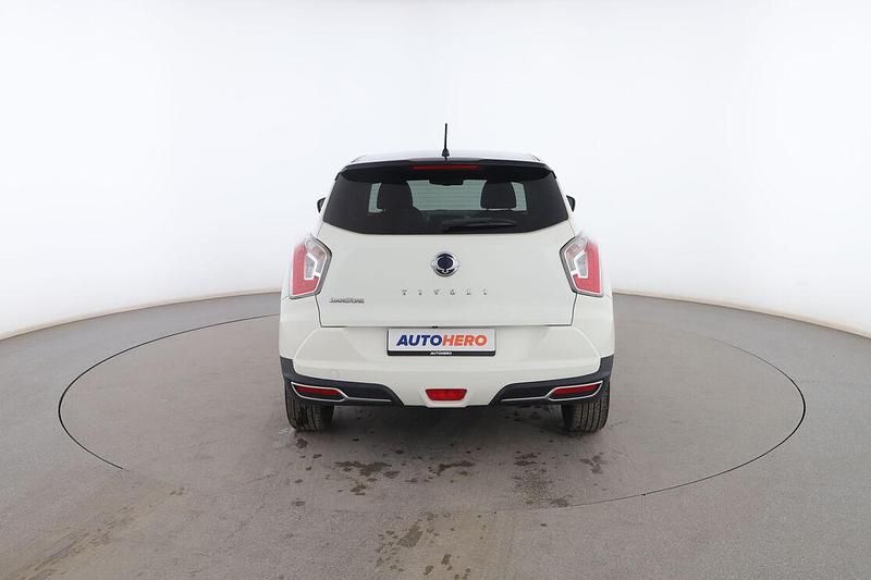 Usado Ssangyong (KGM) Tivoli Limited 128 CV (94 kW) 2019 Blanco SUV