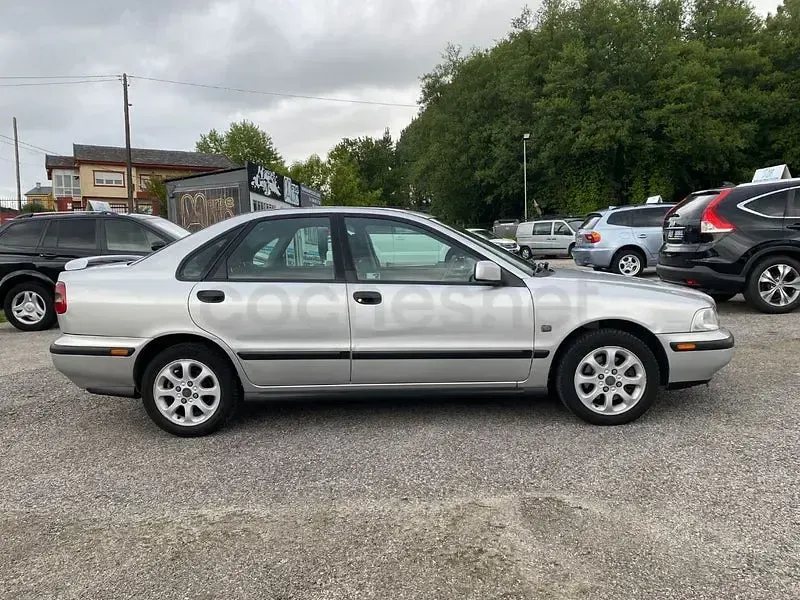 Usado Volvo S40 115 CV (84 kW) 2000 Gris / plata Berlina