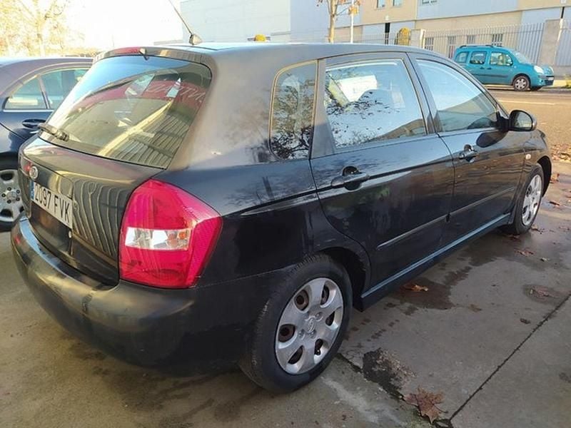 Usado Kia Cerato EX 143 CV (105 kW) 2006 Azul Berlina