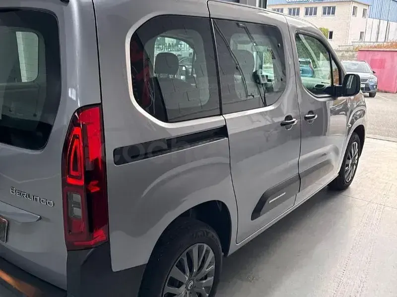 Usado Citroën Berlingo 102 CV (75 kW) 2025 Gris / plata Monovolumen