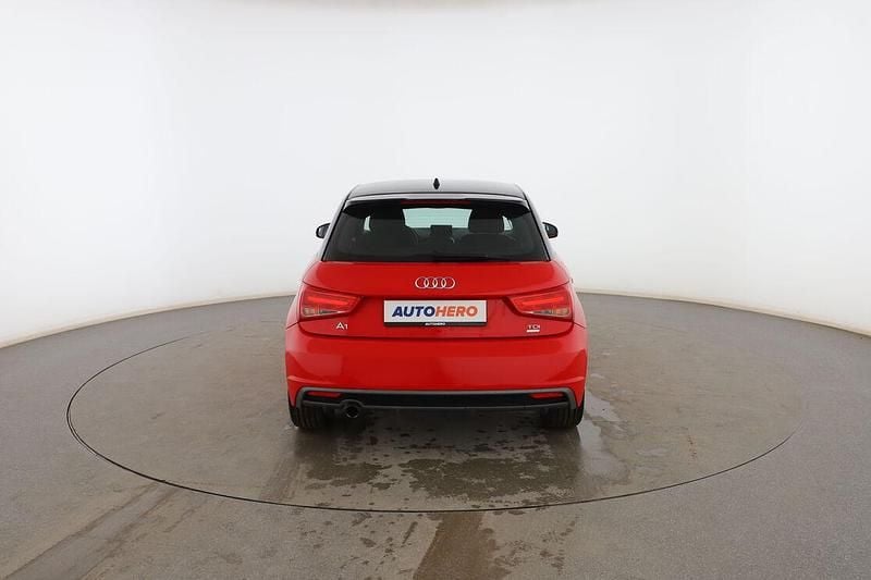 Usado Audi A1 Sportback Attraction 90 CV (66 kW) 2015 Rojo Utilitario