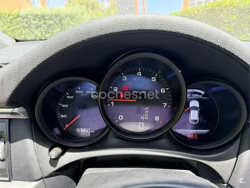 Usado Porsche Macan 245 CV (180 kW) 2020 Gris / plata SUV