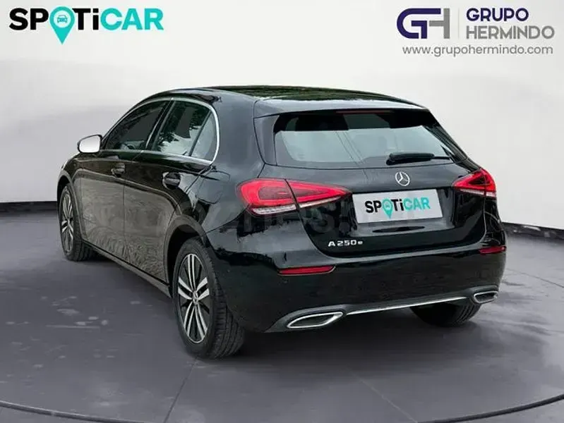 Usado Mercedes A250 218 CV (160 kW) 2022 Negro Berlina