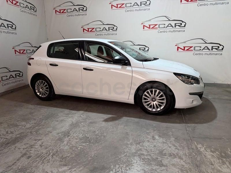 Usado Peugeot 308 Access 100 CV (73 kW) 2016 Blanco Berlina