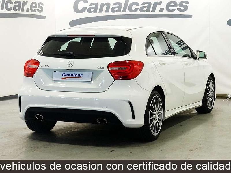 Usado Mercedes A180 Style 109 CV (80 kW) 2014 Blanco Utilitario