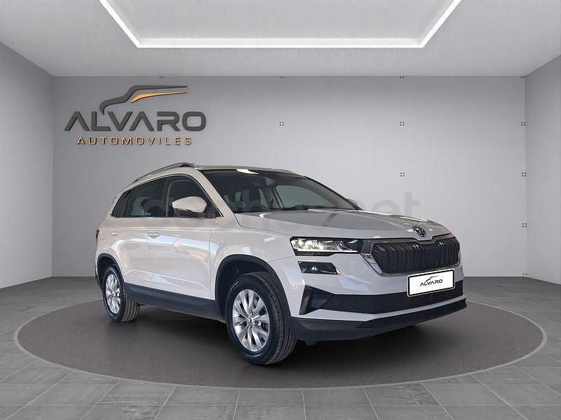 Usado Skoda Karoq Ambition 150 CV (110 kW) 2023 Blanco SUV