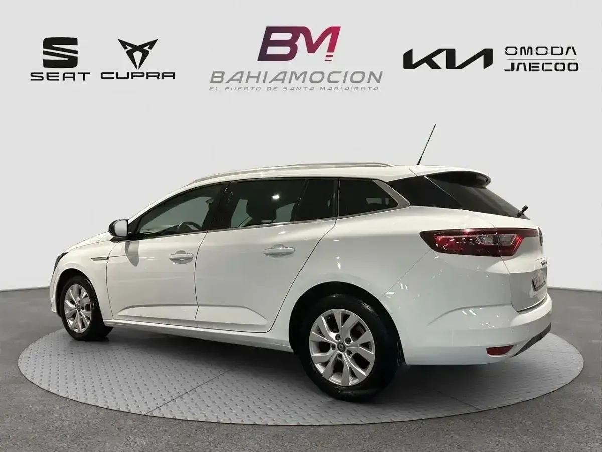 Käytetty Renault Mégane GT Line GT-Line 130 HP (95 kW) 2018 Valkoinen Farmari