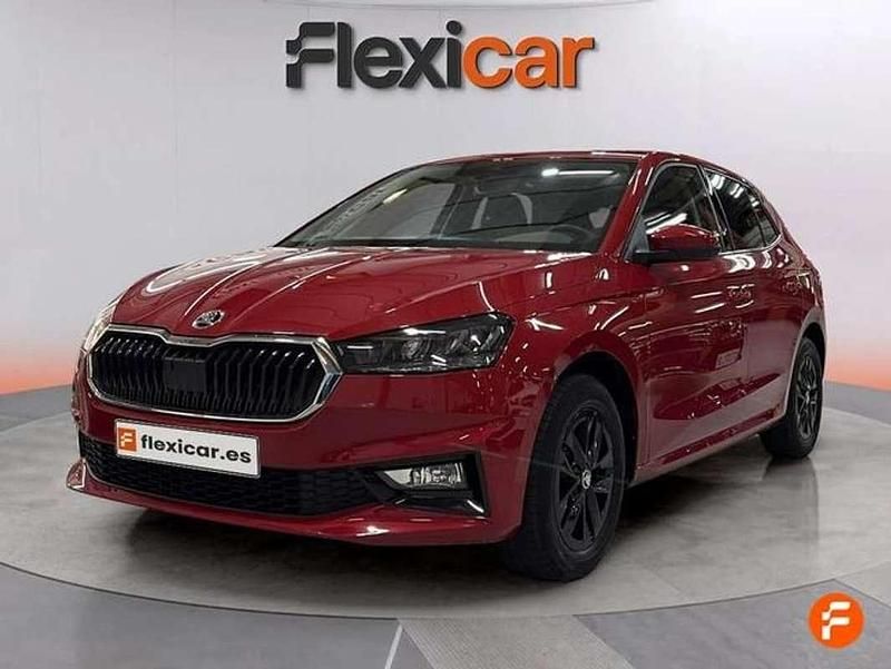 Usado Skoda Fabia Selection 80 CV (58 kW) 2024 Rojo Utilitario